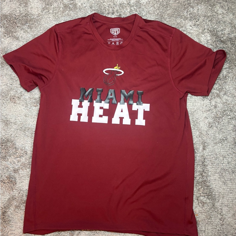 Miami Heat Red Short sleeve XL / Oversized Short Sleeve Athletic Tee